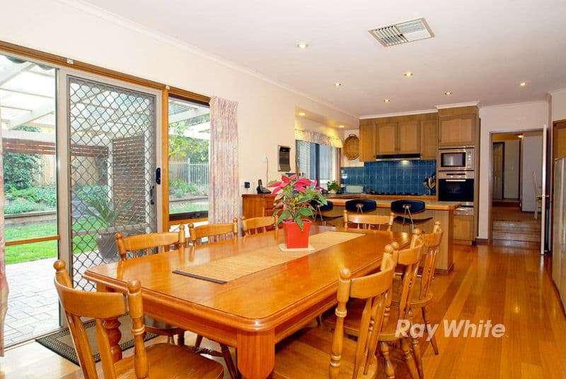37 Candlebark Quadrant, ROWVILLE VIC 3178, Rowville - Thumbnail 2