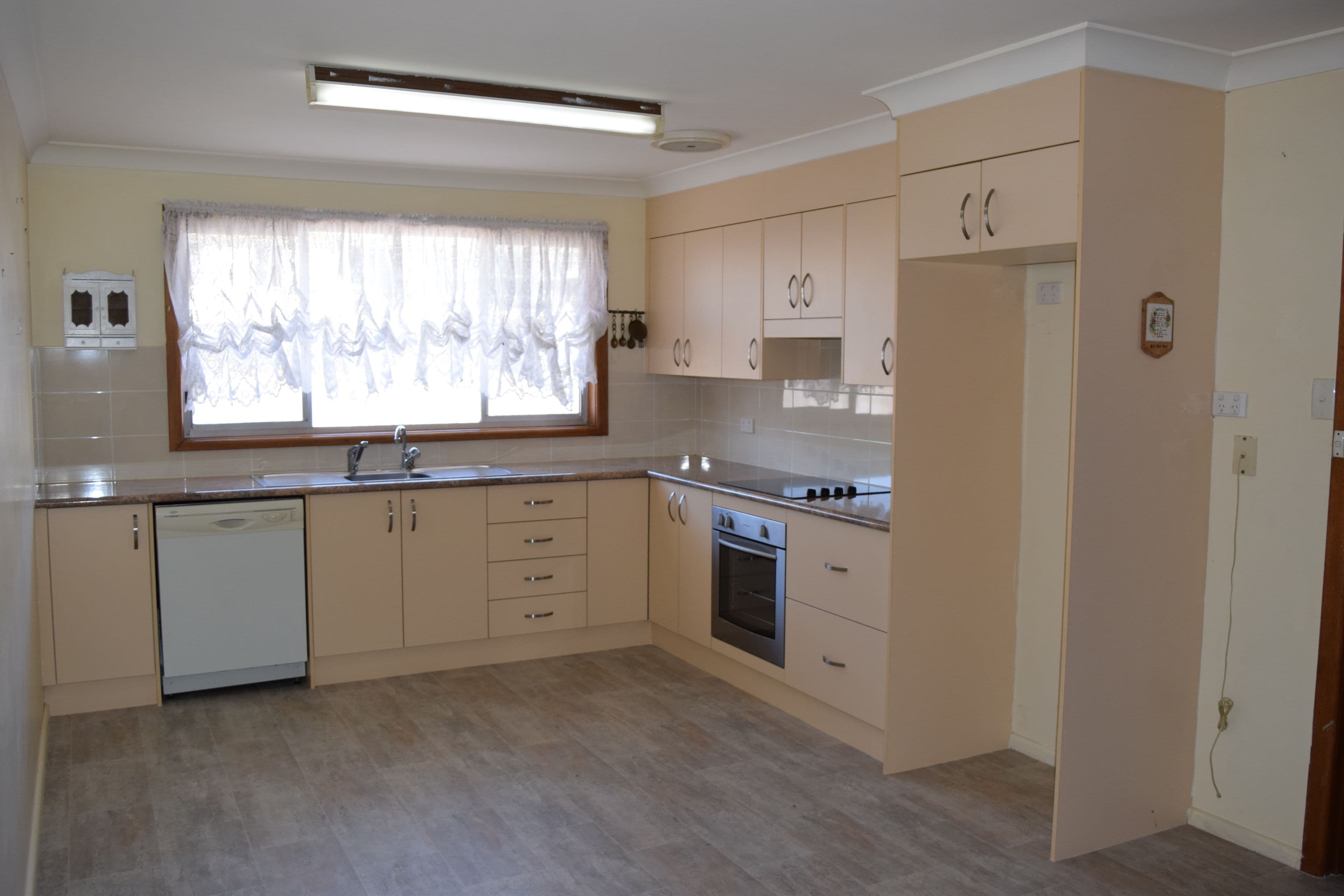 8 Moredun Street, Guyra - Thumbnail 3