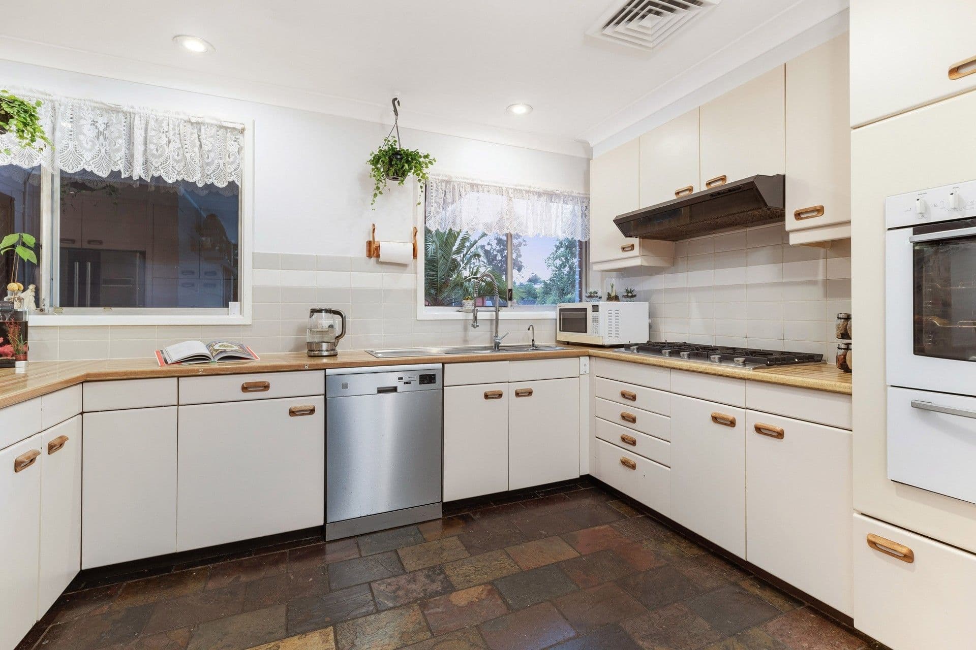 19 Bogan Avenue, Baulkham Hills NSW 2153, Baulkham Hills - Thumbnail 3