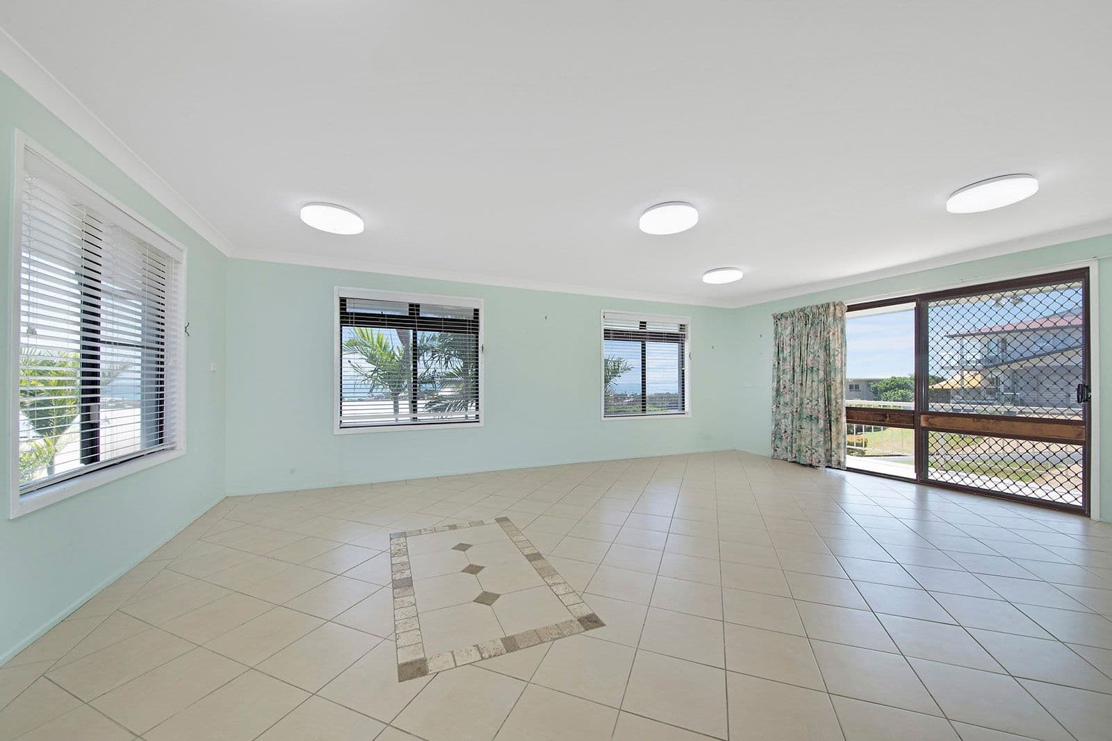 50 Poinciana Avenue, Taranganba QLD 4703, Taranganba - Thumbnail 3