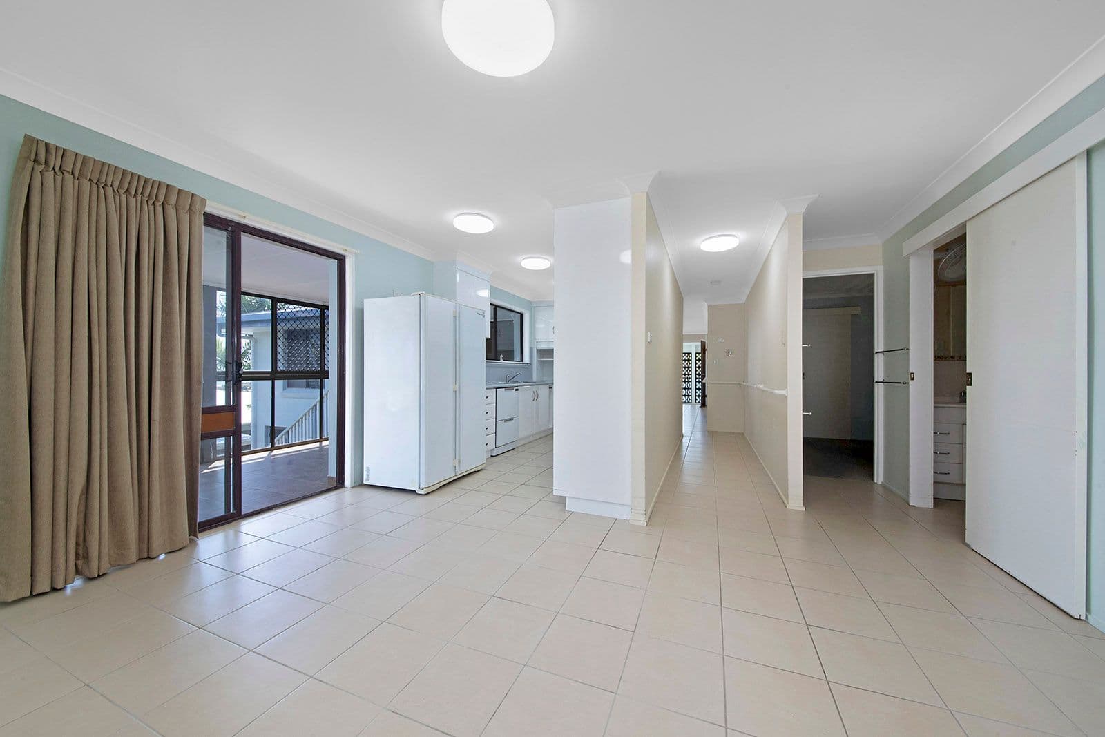 50 Poinciana Avenue, Taranganba QLD 4703, Taranganba - Thumbnail 6