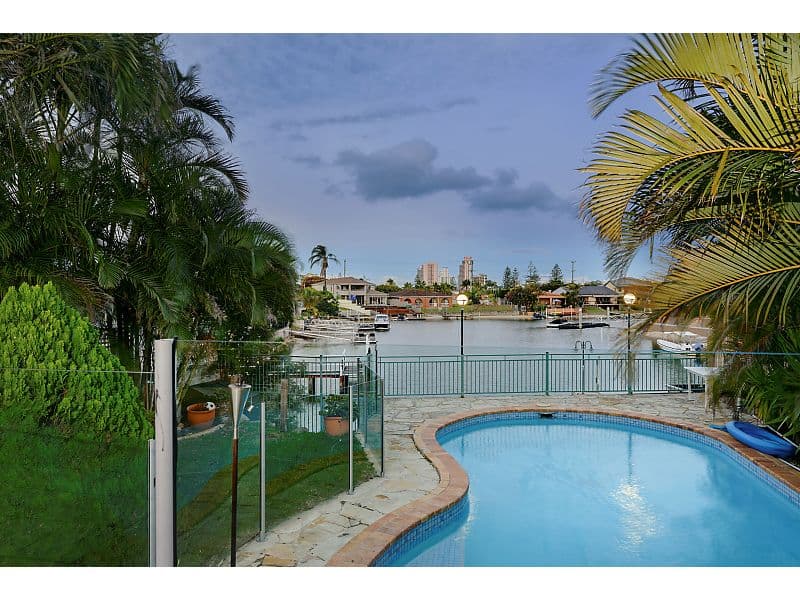 8 Fiesta Avenue, ISLE OF CAPRI QLD 4217, Isle Of Capri - Thumbnail 4