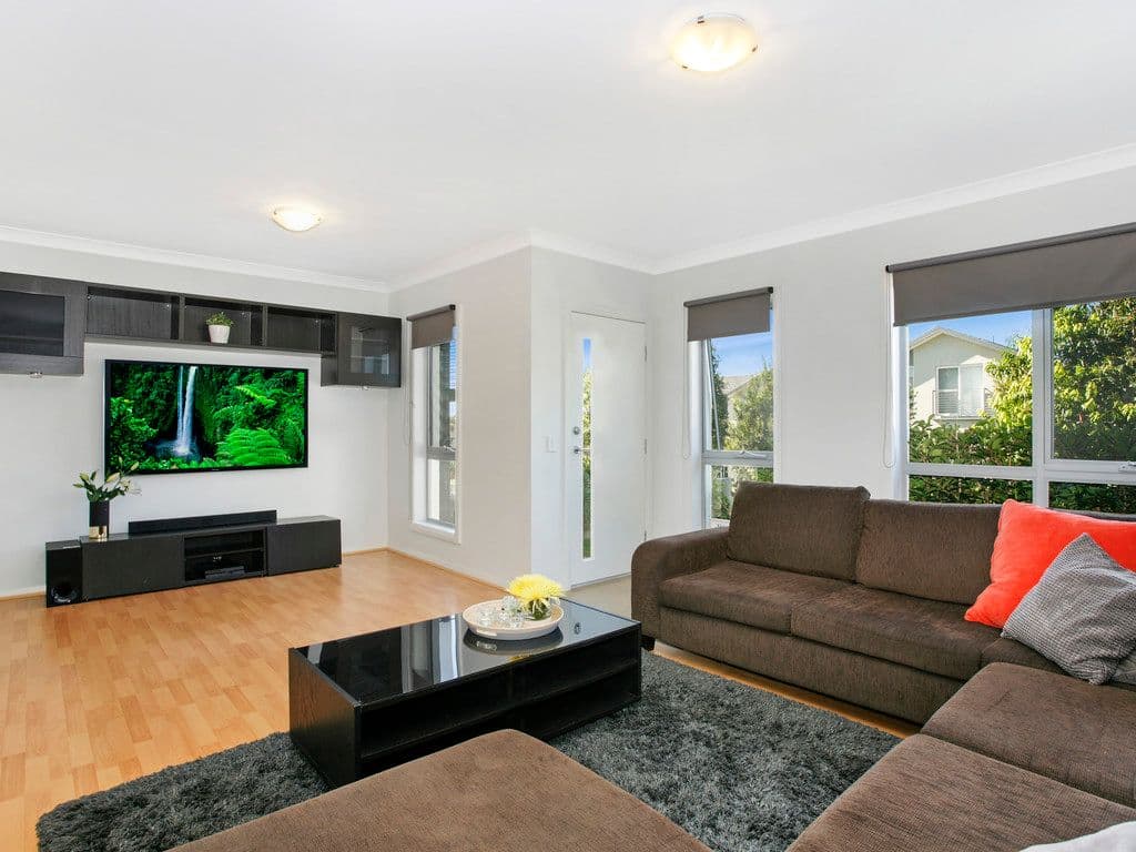 17 Lockheed Avenue, Middleton Grange - Thumbnail 2