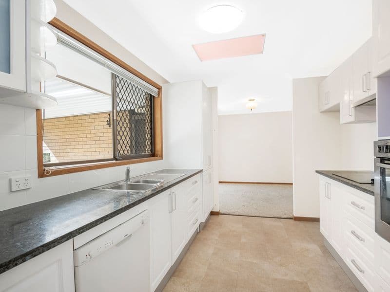 26 Seahawk Crescent, Burleigh Waters QLD 4220, Burleigh Waters - Thumbnail 2