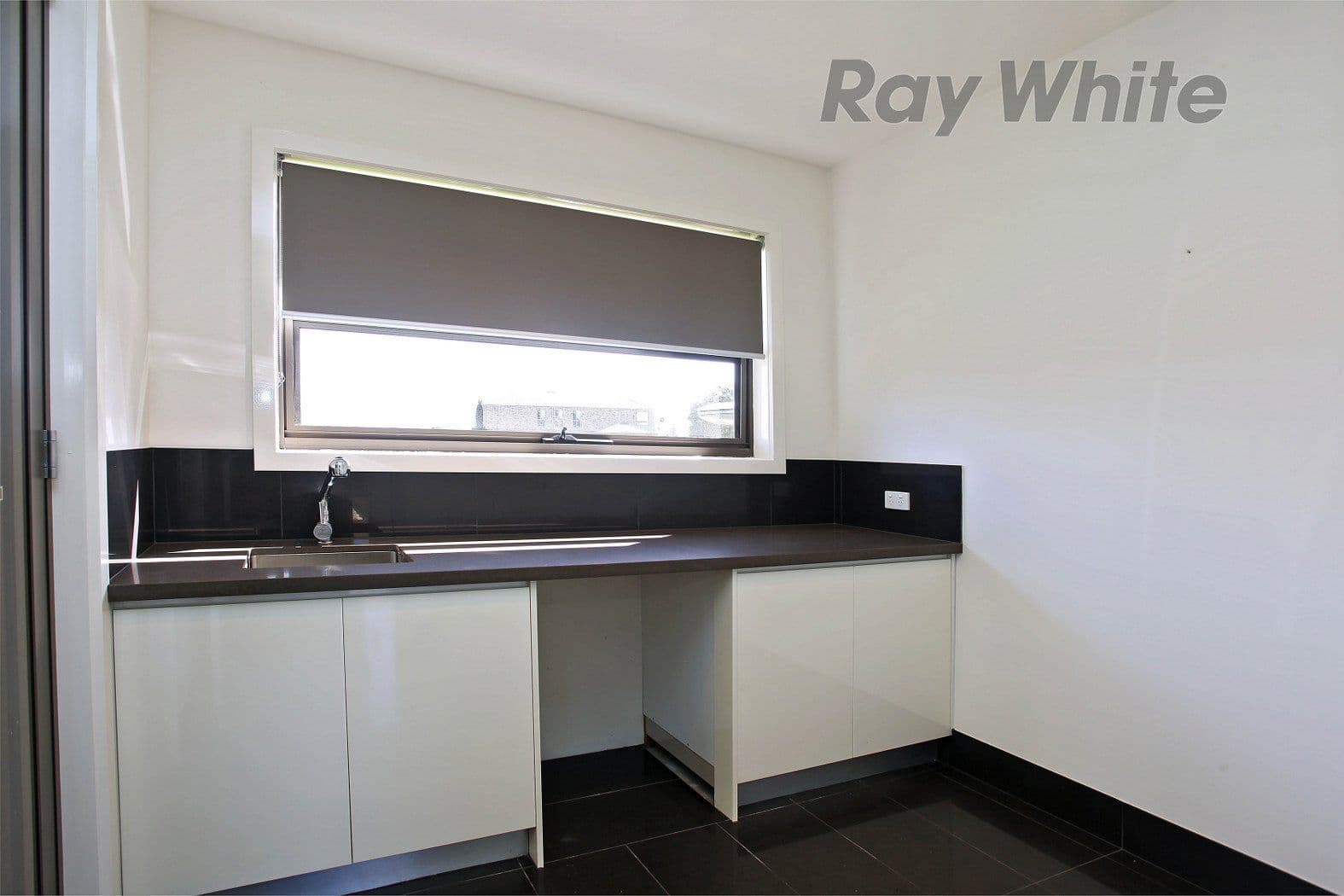 6 Skyward Drive, SANCTUARY LAKES VIC 3030, Sanctuary Lakes - Thumbnail 7