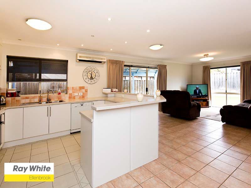 116 Larrawa Circle, Ellenbrook WA 6069, Ellenbrook - Thumbnail 7