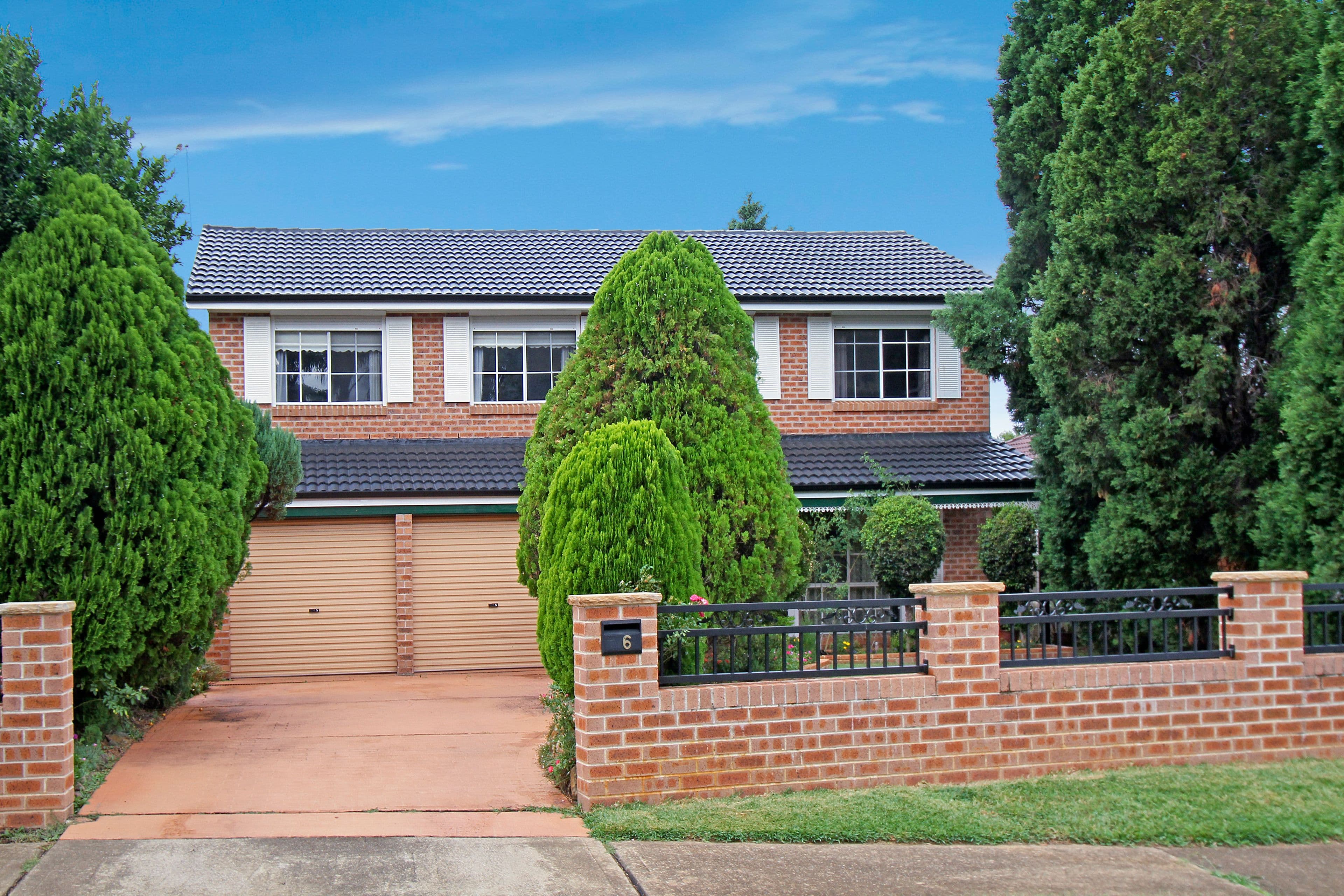 6 Greenwich Close, St Johns Park - Image 1