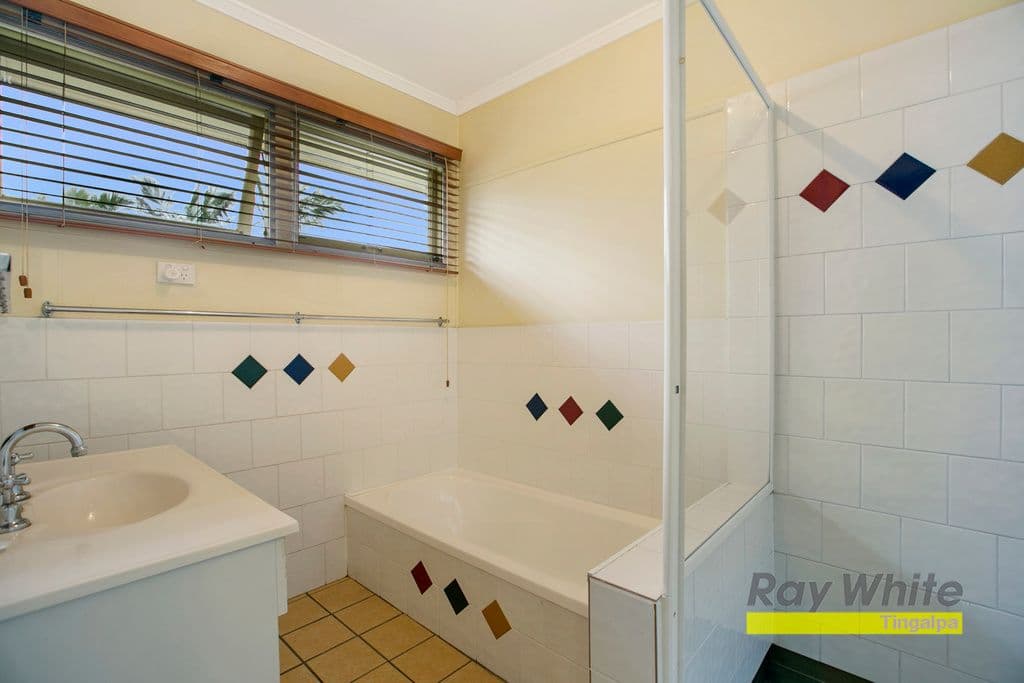 17 Barbara Street, MANLY WEST QLD 4179, Manly West - Thumbnail 5