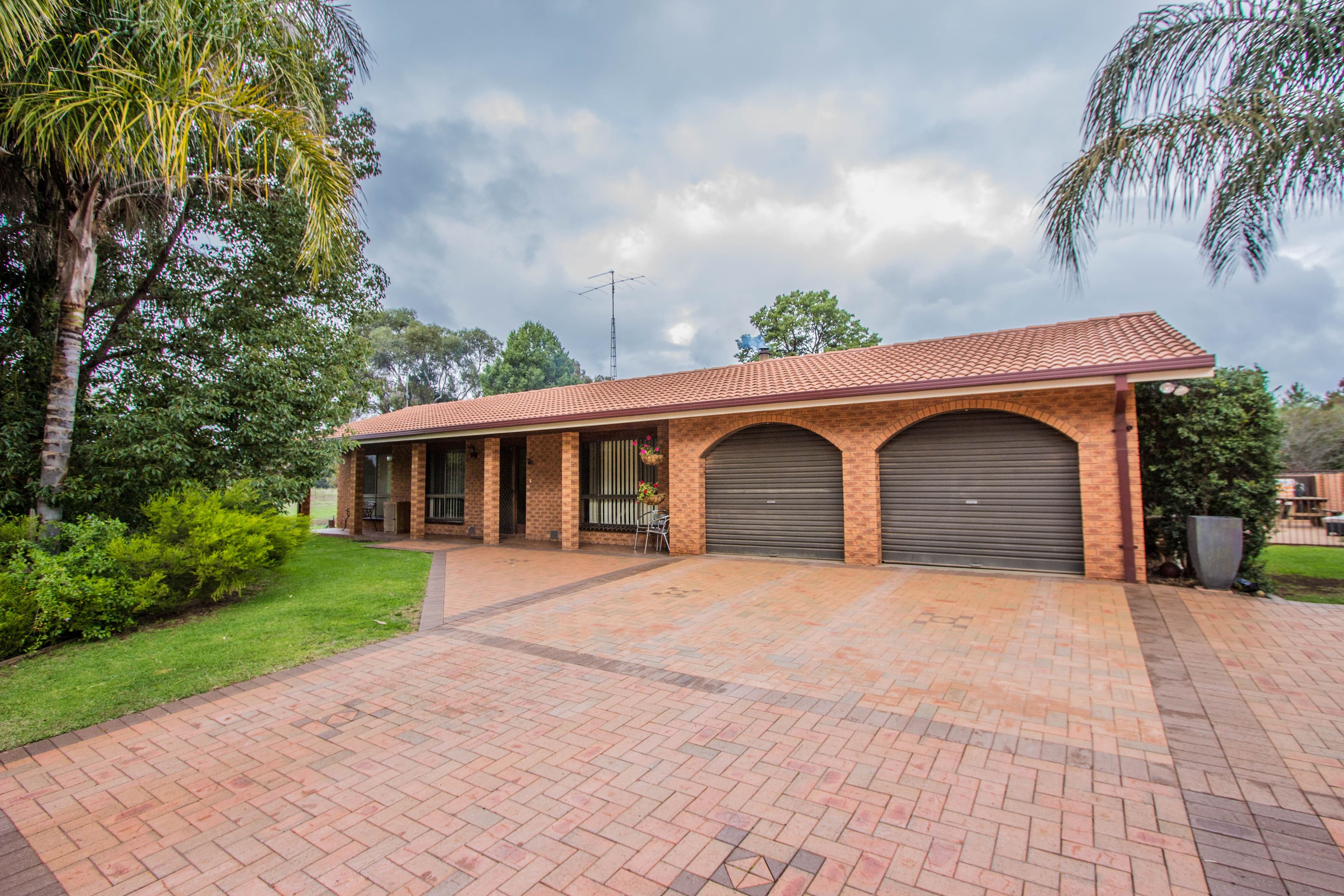 9 Dangar Drive, Narrandera - Image 1