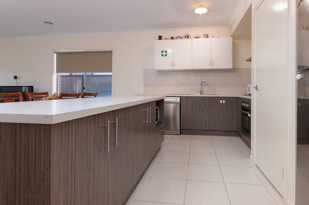 33 Fermont Avenue, Craigieburn VIC 3064, Craigieburn - Thumbnail 2