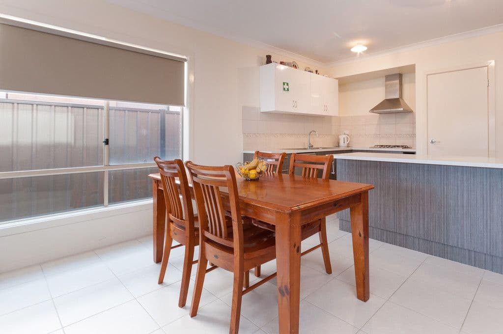 33 Fermont Avenue, Craigieburn VIC 3064, Craigieburn - Thumbnail 3
