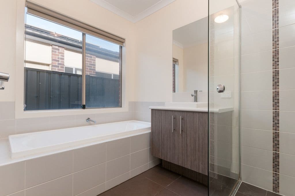 33 Fermont Avenue, Craigieburn VIC 3064, Craigieburn - Thumbnail 6