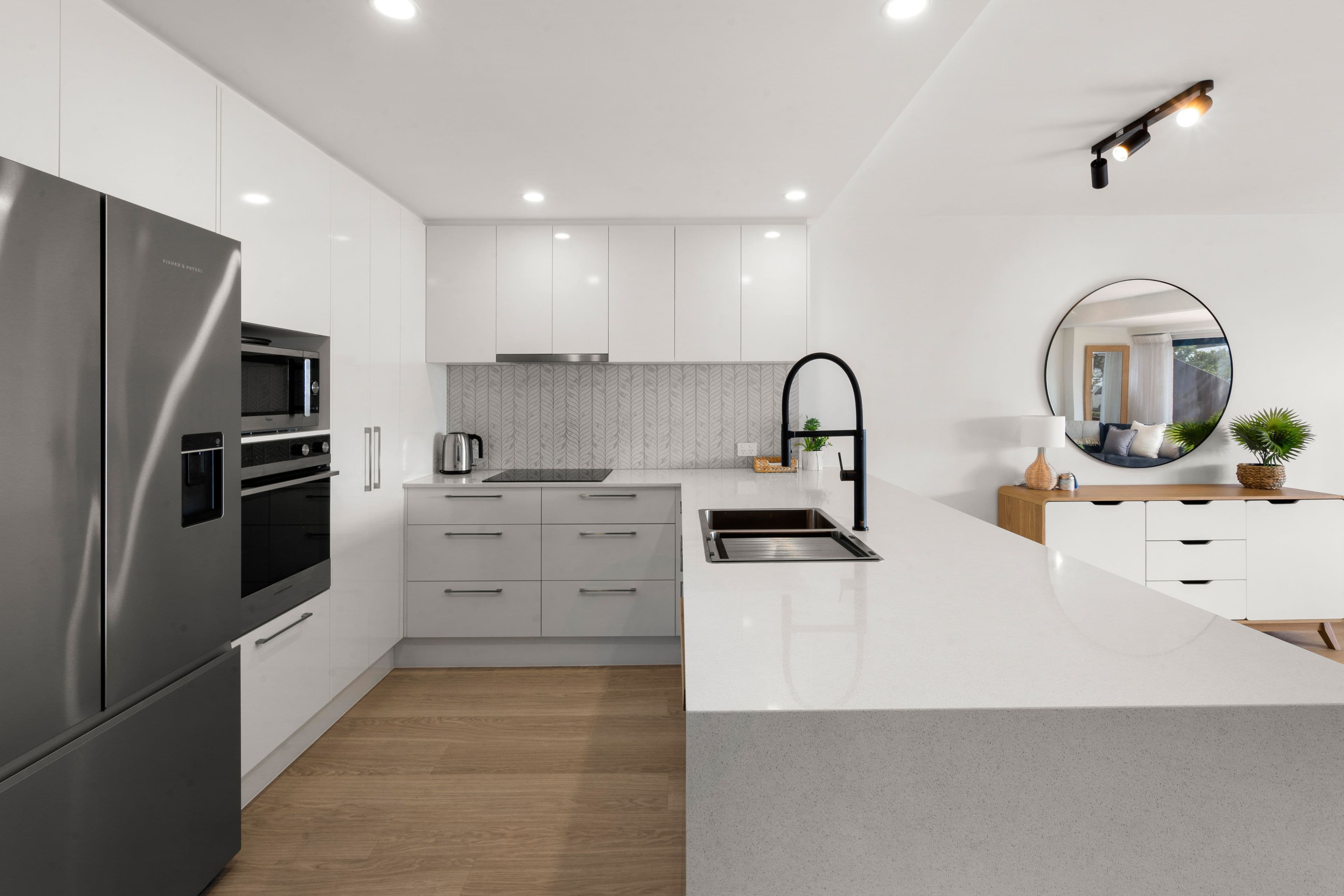 98 Marine Parade, Miami QLD 4220, Miami - Thumbnail 6