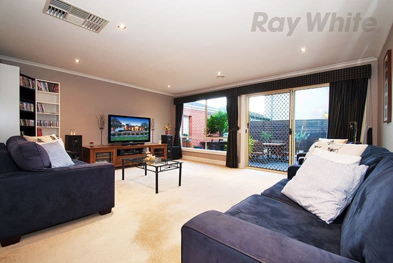 9 AMBLESIDE Close, Mooroolbark VIC 3138, Mooroolbark - Thumbnail 2