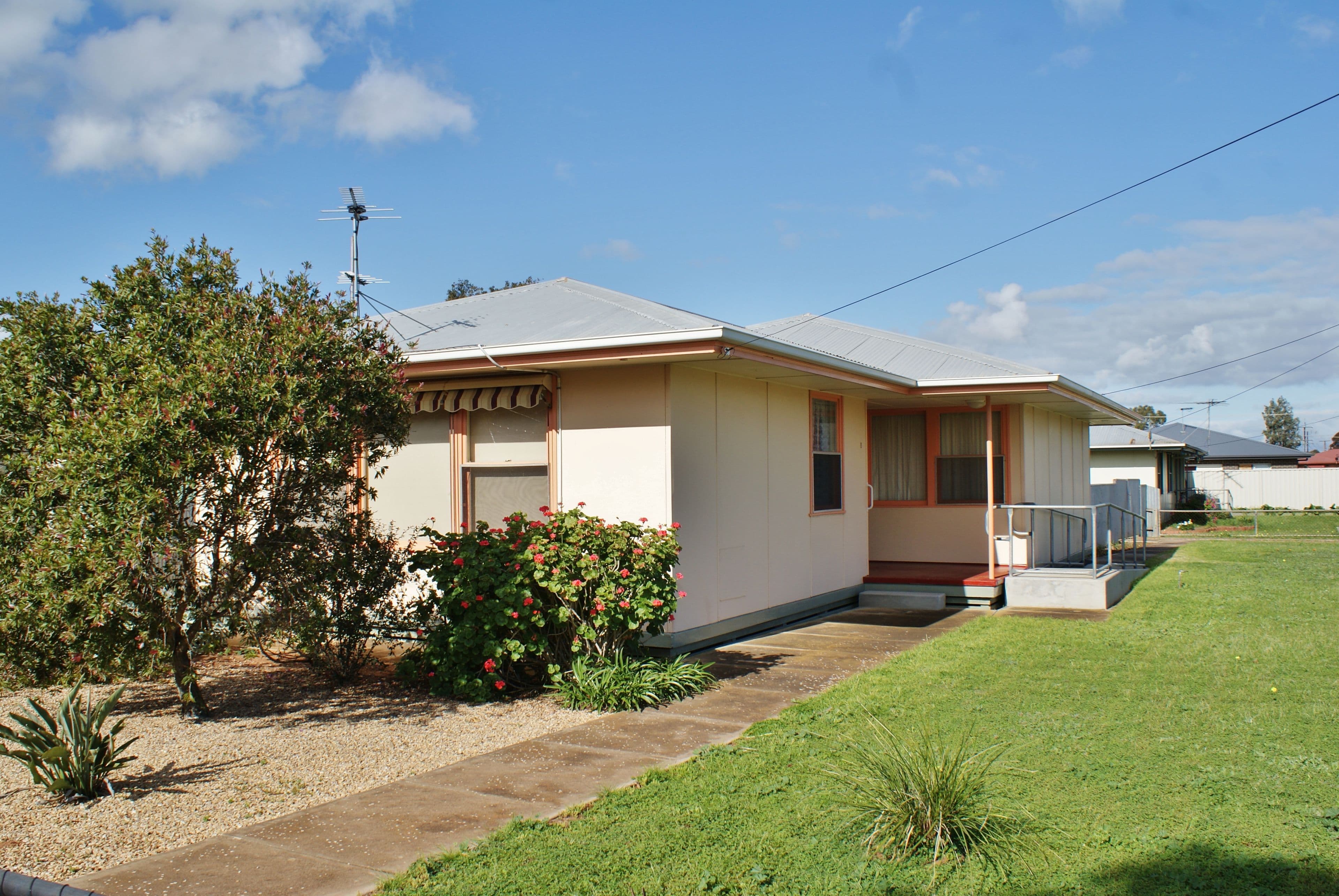 8 Peart Crescent, Murray Bridge SA 5253, Murray Bridge - Thumbnail 2