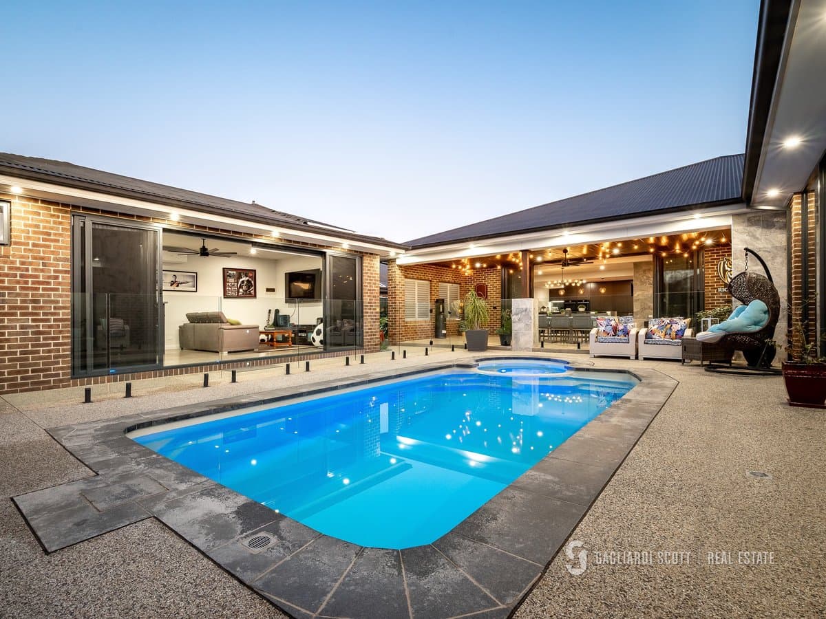 16 Cockatoo Crescent, Kialla, Kialla - Thumbnail 3