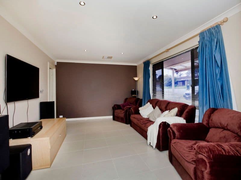 19 Venture Rise, BALLAJURA WA 6066, Ballajura - Thumbnail 2