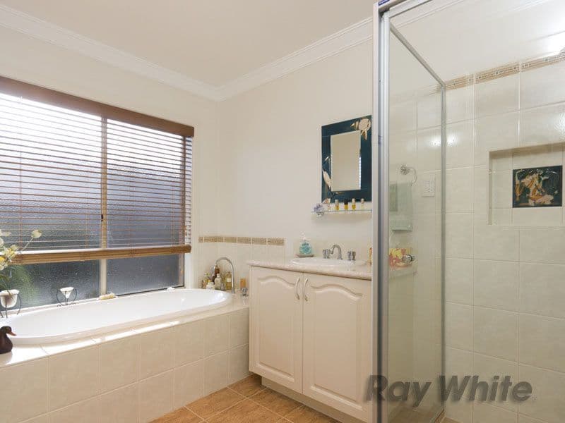 19  GRENFELL Rise, NARRE WARREN VIC 3805, Narre Warren South - Thumbnail 5