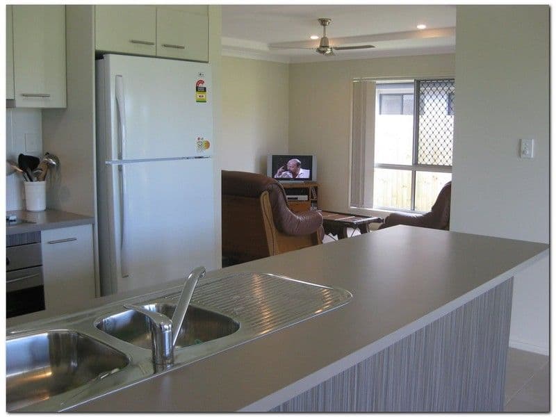 28 Ribbonwood Street, SIPPY DOWNS QLD 4556, Sippy Downs - Thumbnail 3