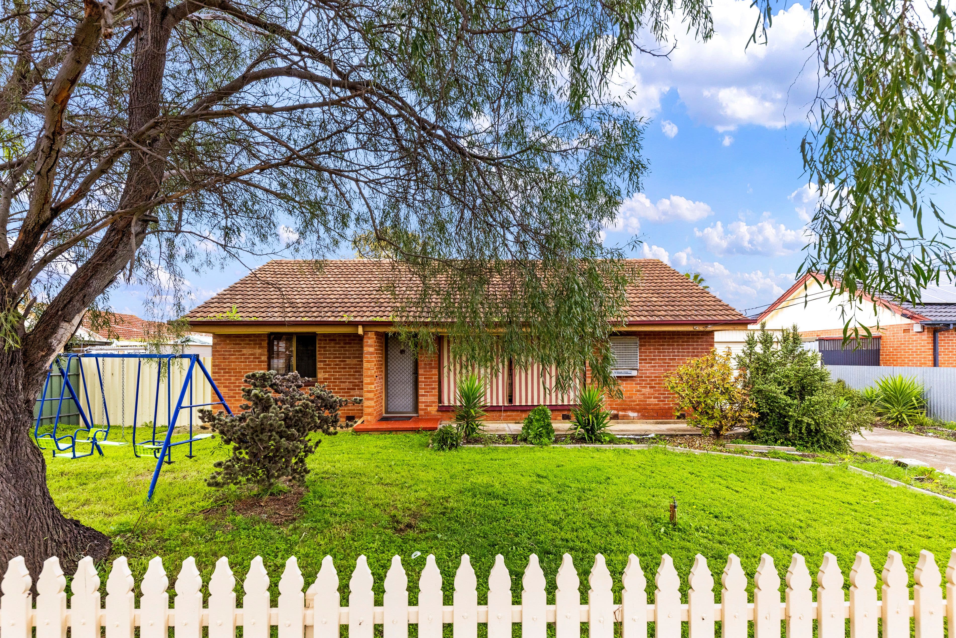 4 Barnes Crescent, Parafield Gardens SA 5107, Parafield Gardens - Image 1