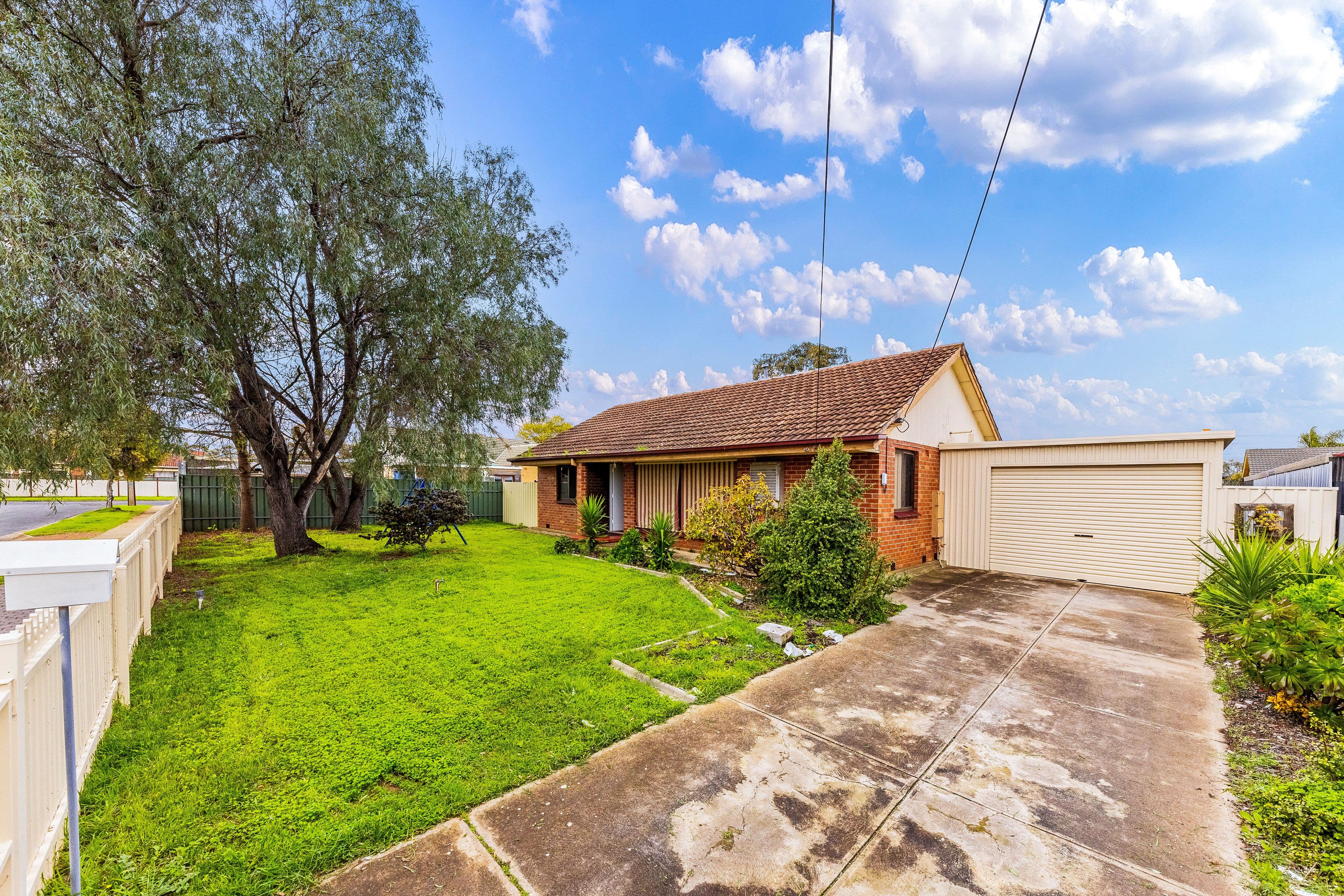 4 Barnes Crescent, Parafield Gardens SA 5107, Parafield Gardens - Thumbnail 2