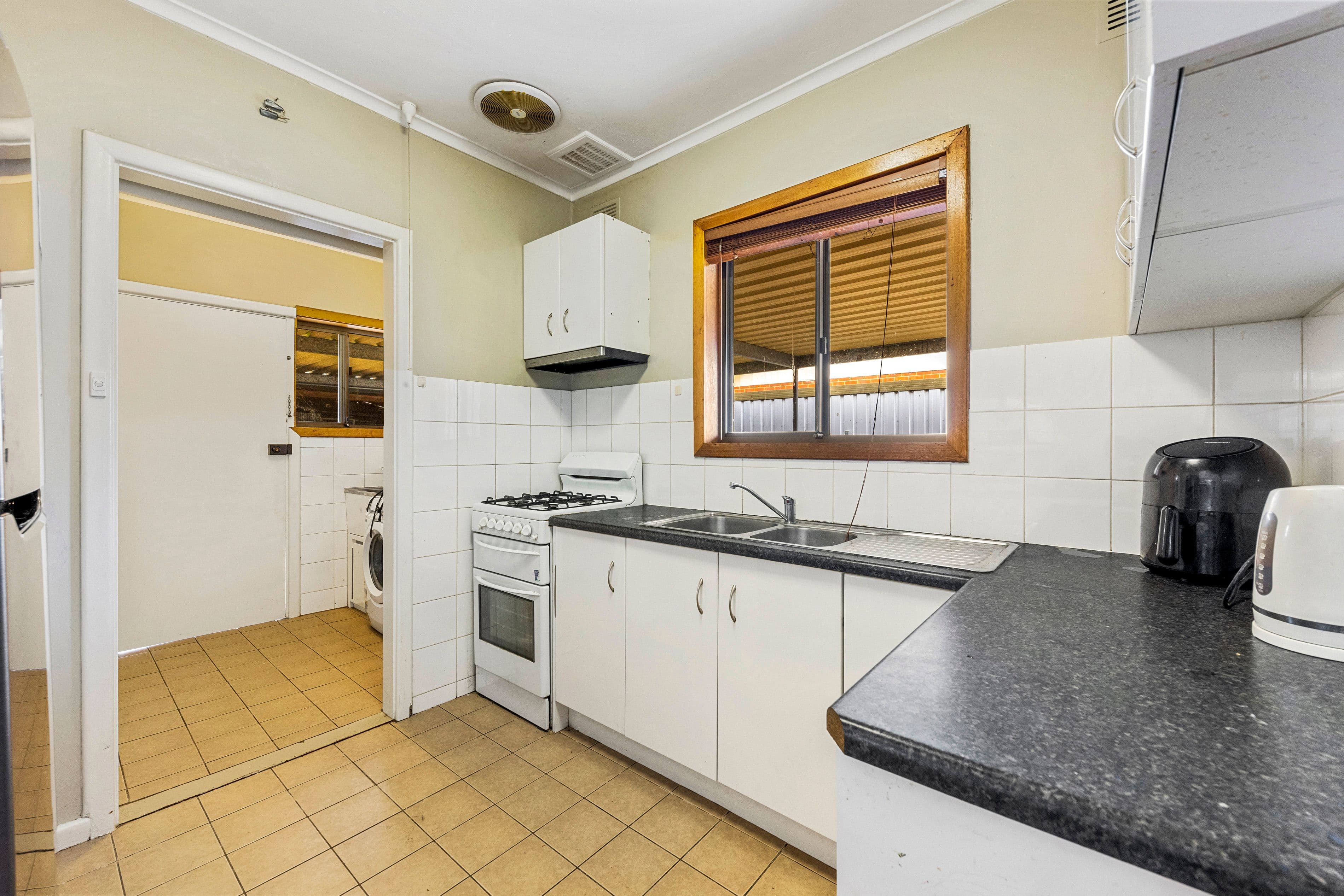 4 Barnes Crescent, Parafield Gardens SA 5107, Parafield Gardens - Thumbnail 3