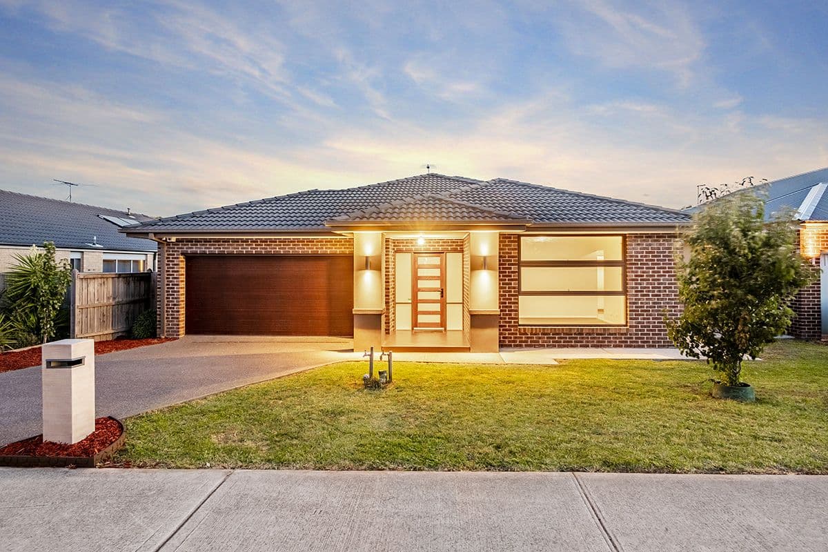 19 Chantenay Parade, Cranbourne North VIC 3977, Cranbourne North - Image 1
