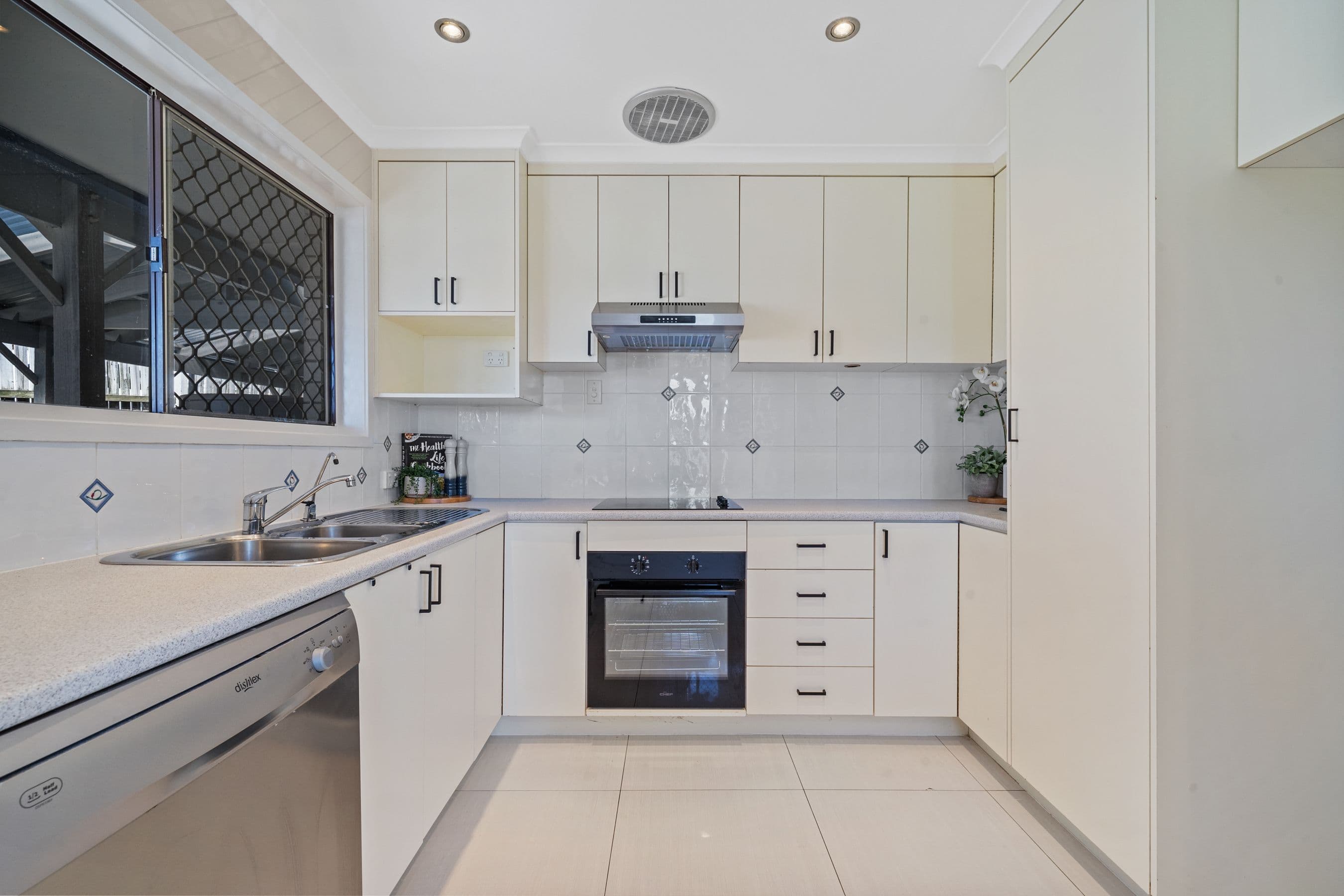 13 Kancoona Street, Rochedale South QLD 4123, Rochedale South - Thumbnail 3