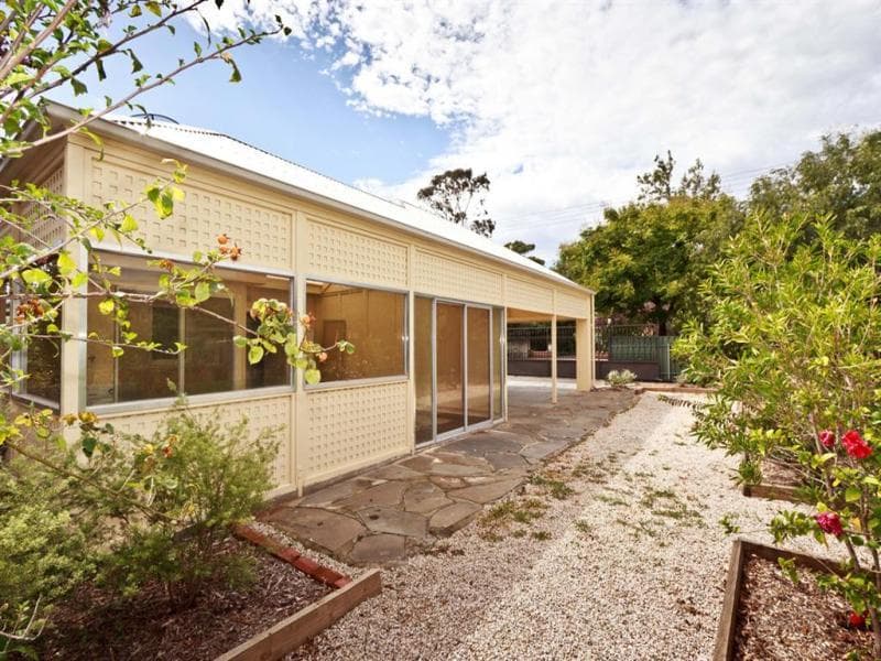 61 The Grove, Lower Mitcham - Thumbnail 4