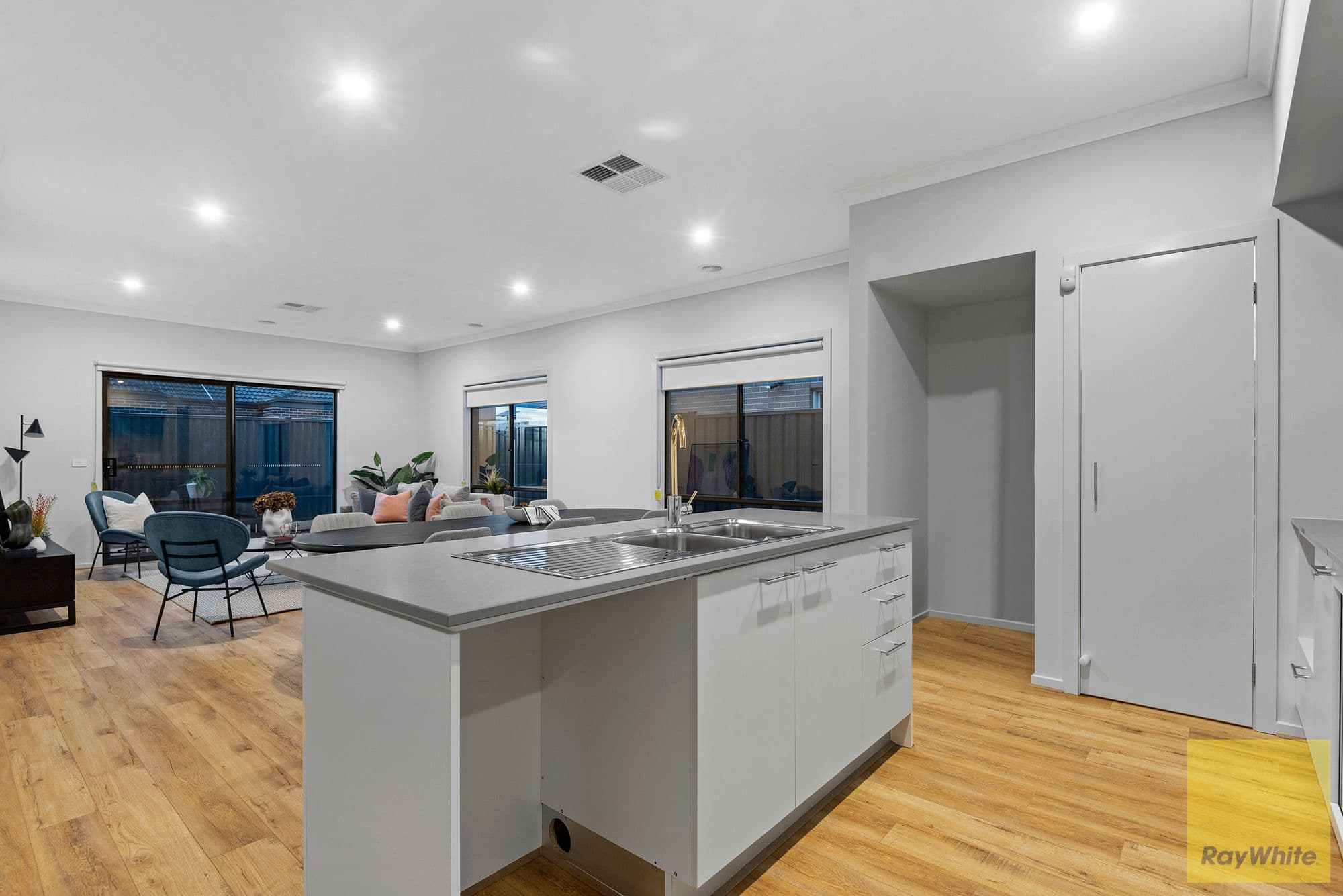 10 Alutu Road, Truganina VIC 3029, Truganina - Thumbnail 5
