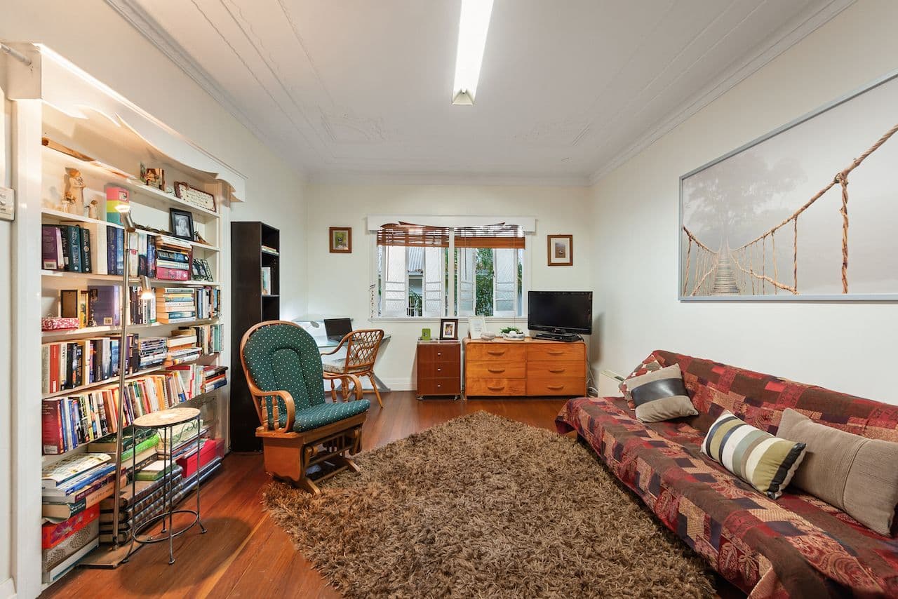 9 Ashby Street, Fairfield QLD 4103, Fairfield - Thumbnail 2