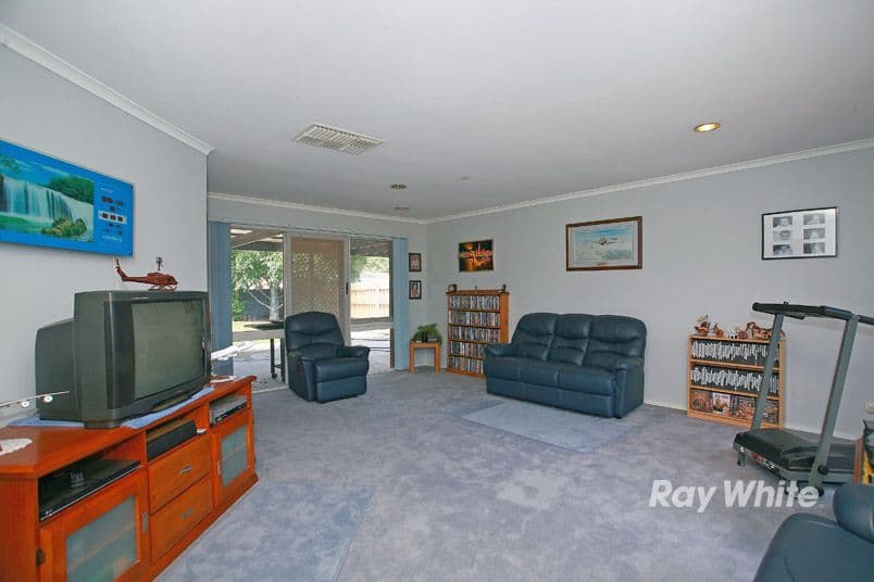140 Courtenay Avenue, CRANBOURNE NORTH VIC 3977, Cranbourne North - Thumbnail 3