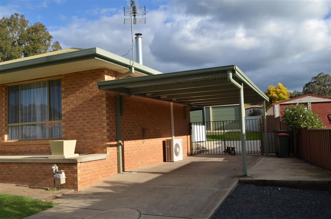11 Bottlebrush Drive, Tumut - Thumbnail 2