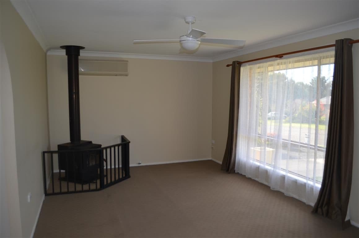11 Bottlebrush Drive, Tumut - Thumbnail 7