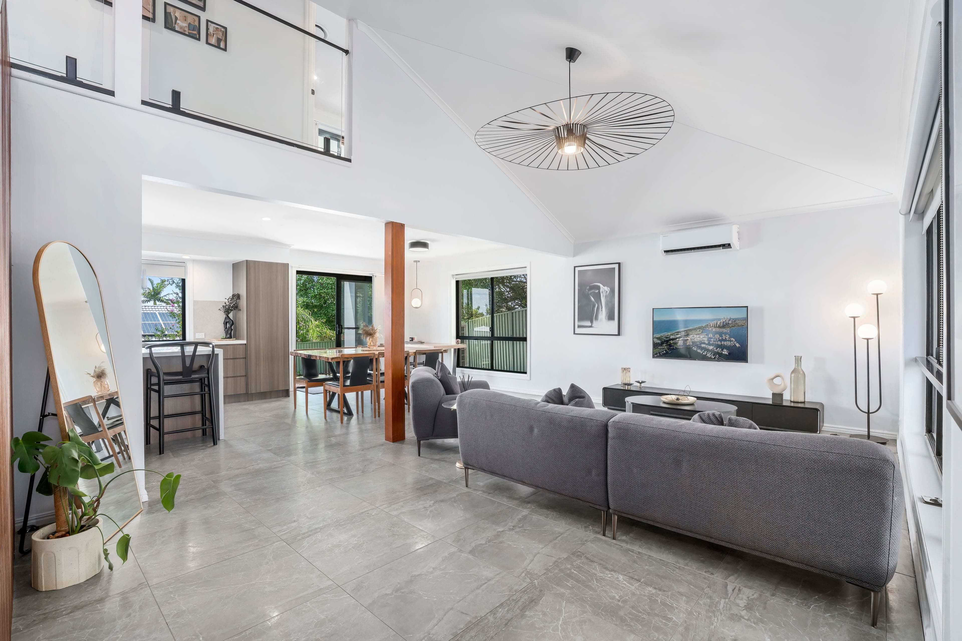 14 Carrumbella Drive, Arundel QLD 4214, Arundel - Thumbnail 2