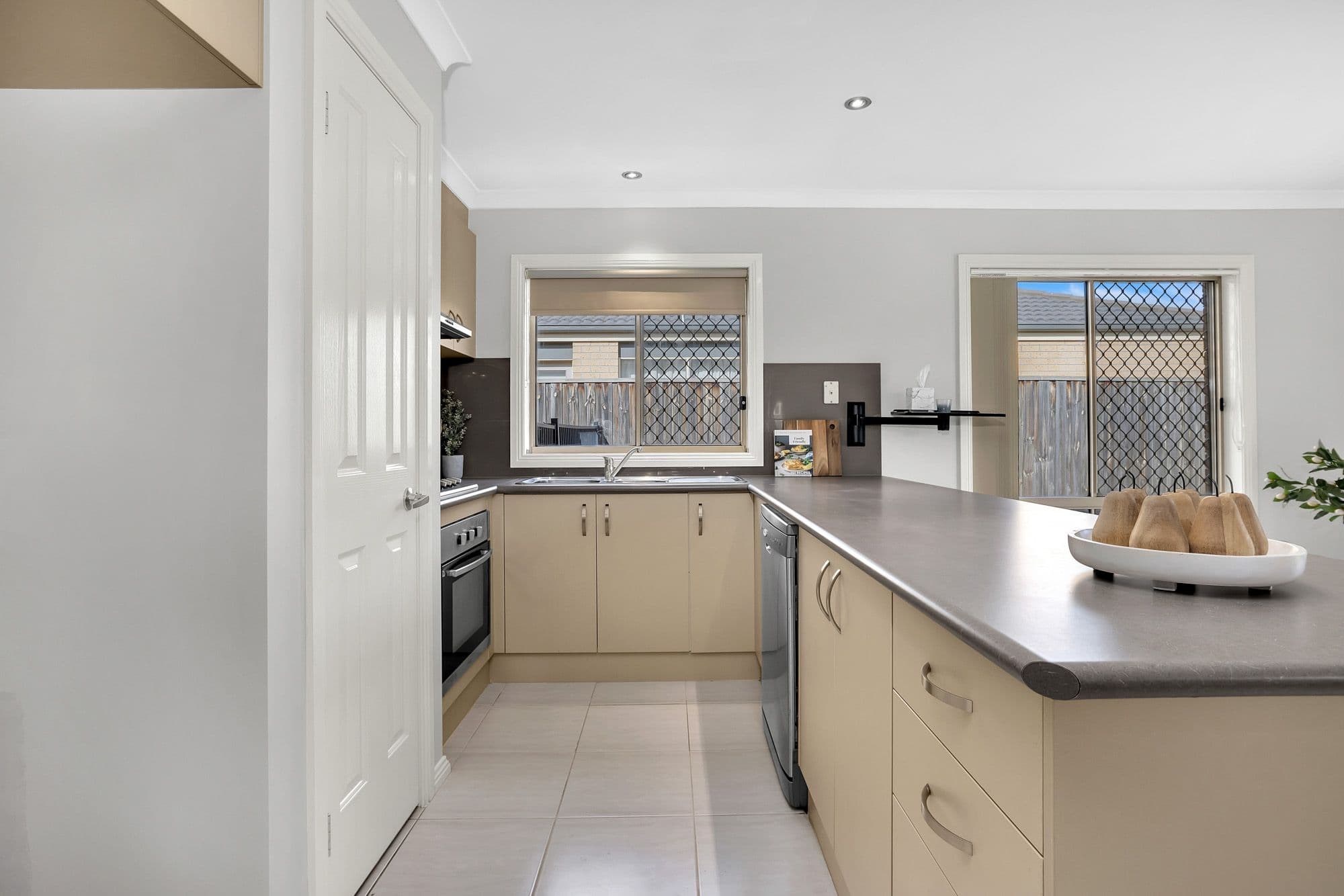 9 Gungurra Grove, Wyndham Vale VIC 3024, Wyndham Vale - Thumbnail 5