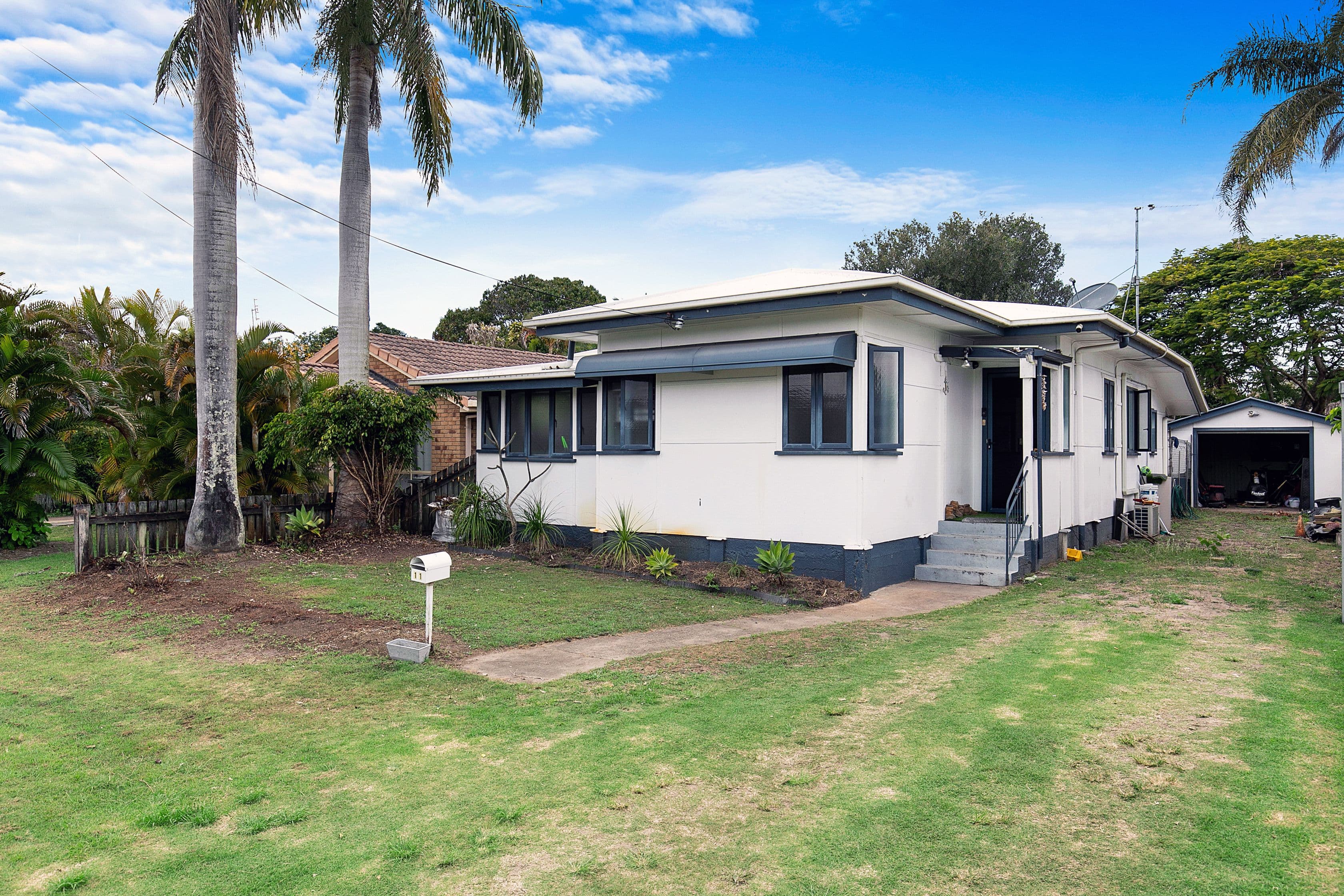 11 Ocean Street, Torquay QLD 4655, Torquay - Thumbnail 2
