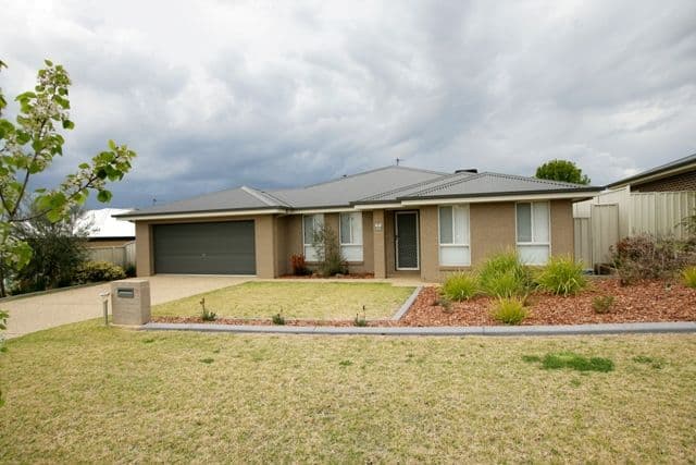 15 Dundale Crescent, ESTELLA NSW 2650, Estella - Thumbnail 2
