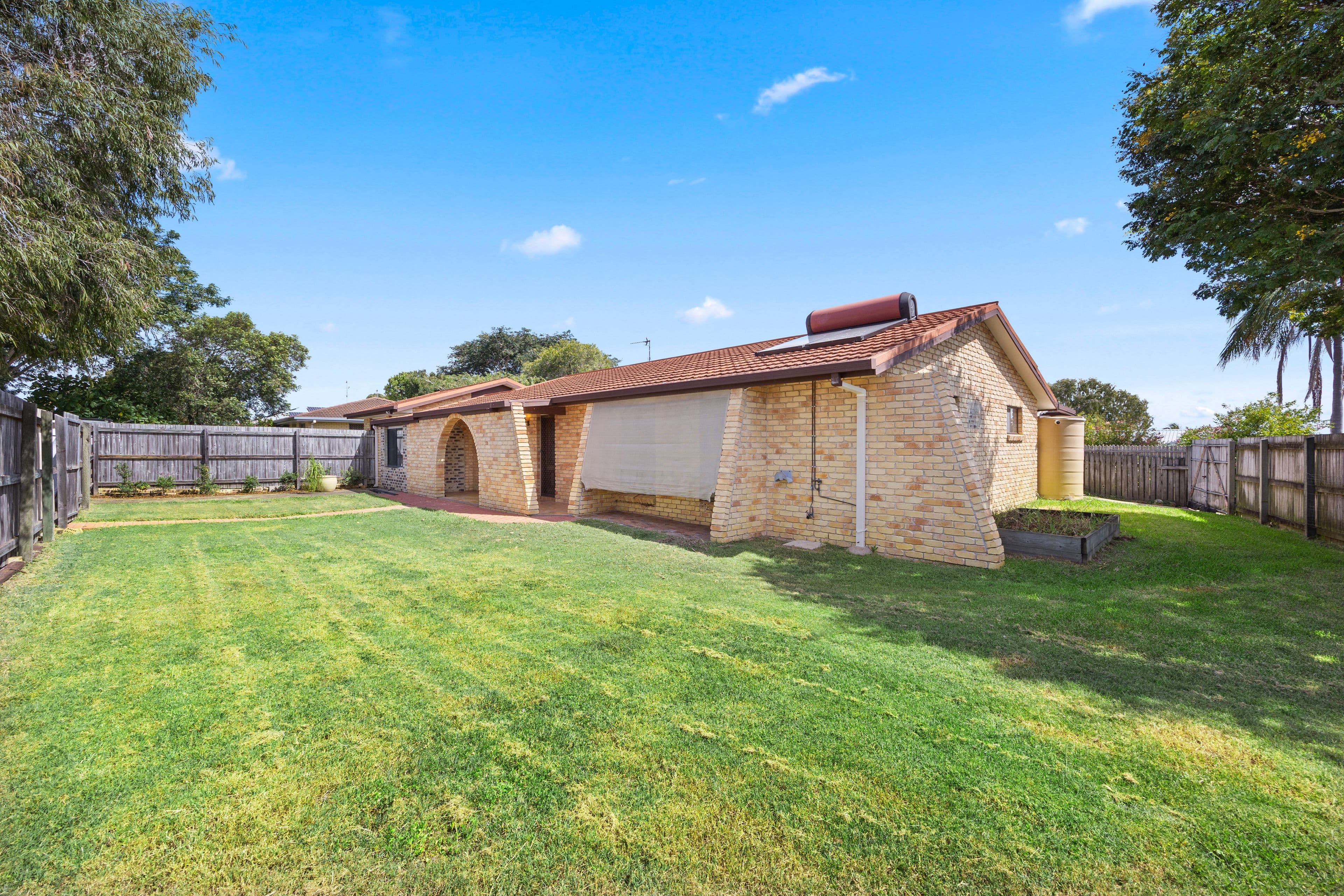94 Murphy Street, Point Vernon QLD 4655, Point Vernon - Thumbnail 2