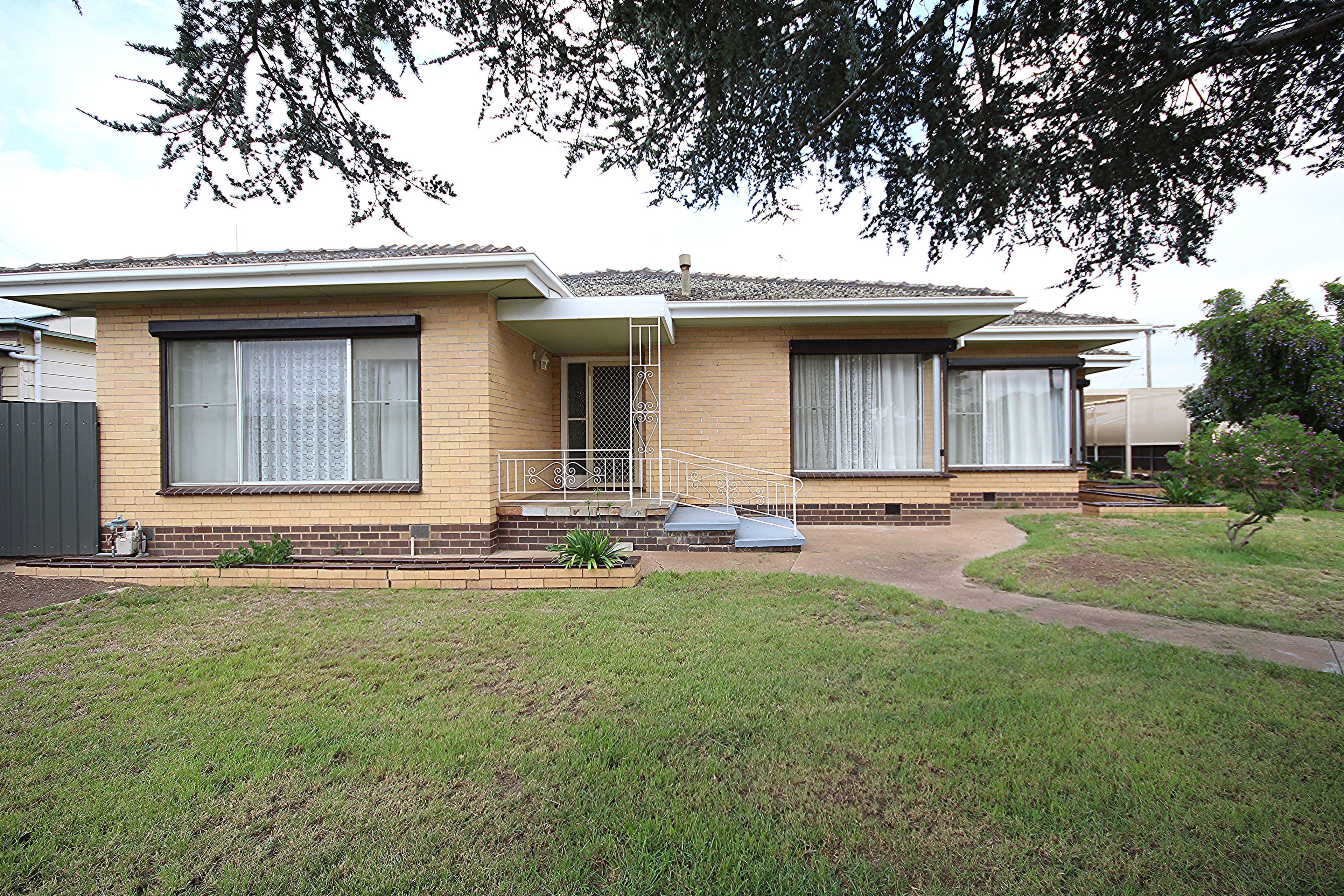 12 Kooyong Street, Horsham VIC 3400, Horsham - Image 1