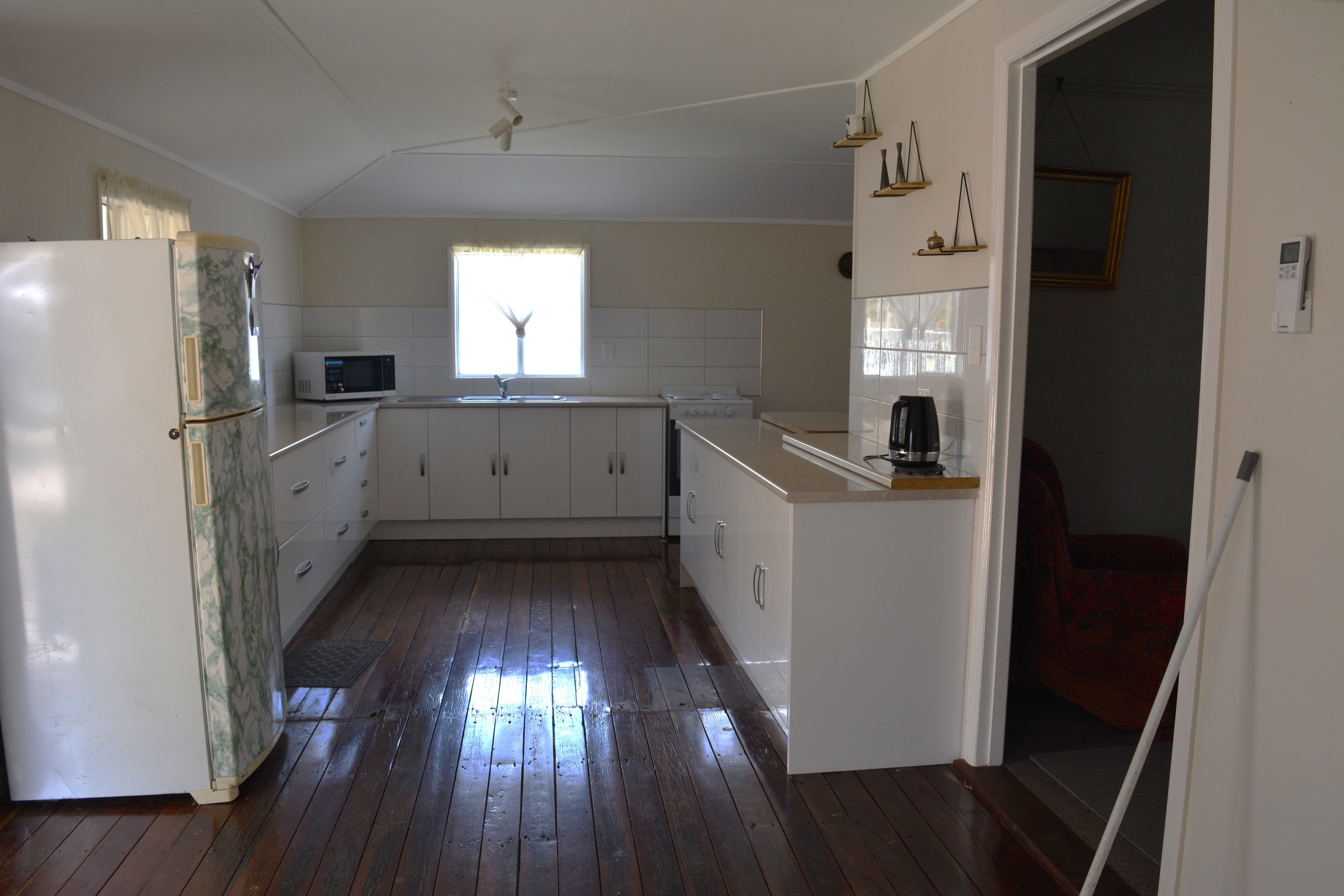 101 Thistle Street, Blackall QLD 4472, Blackall - Thumbnail 4
