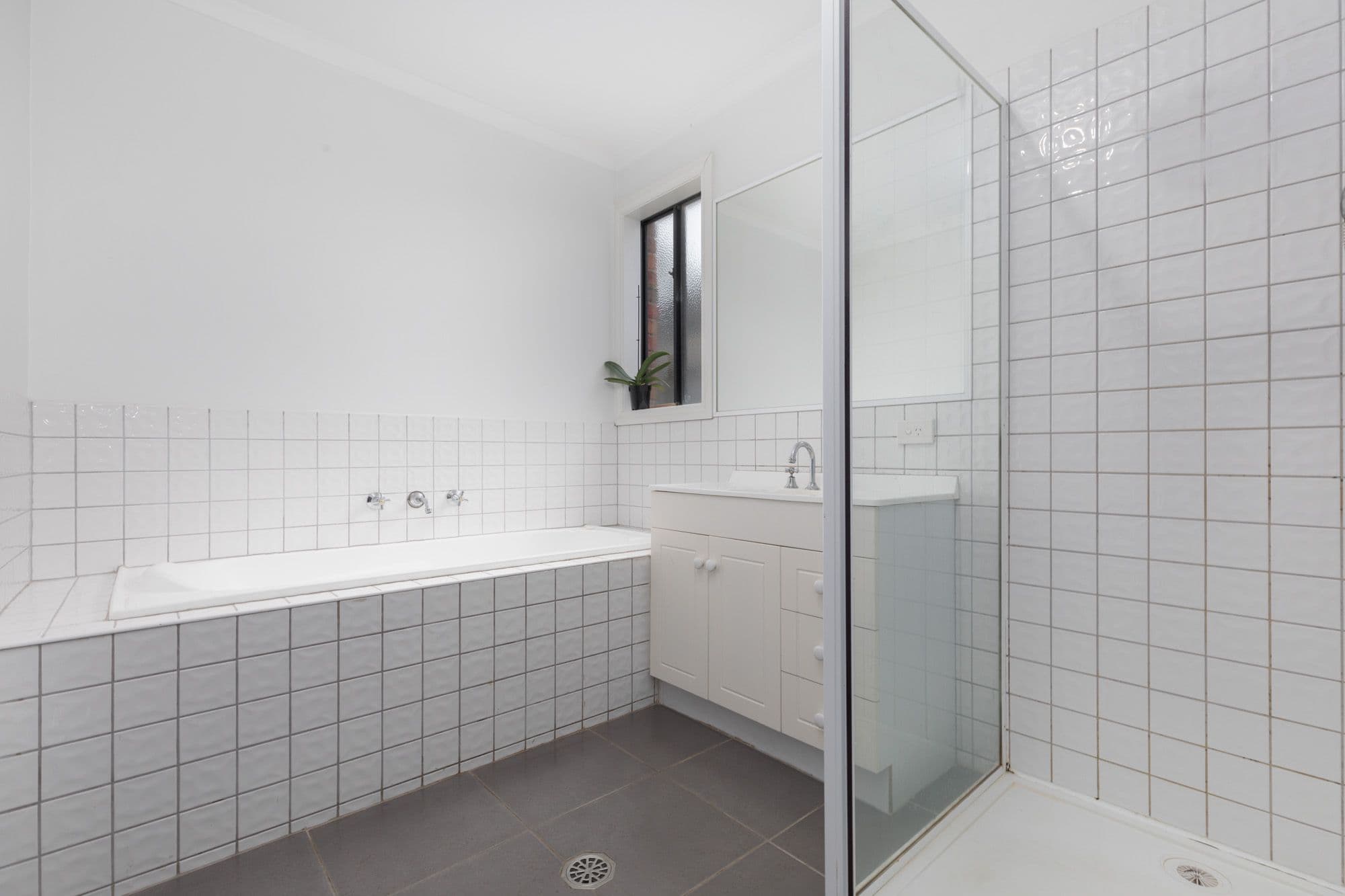 111 Silvereye Crescent, Werribee VIC 3030, Werribee - Thumbnail 6