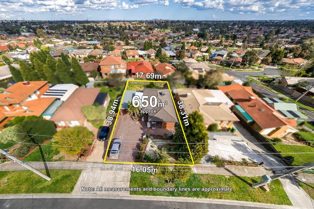 42 Longwood Drive, EPPING VIC 3076, Epping - Thumbnail 2