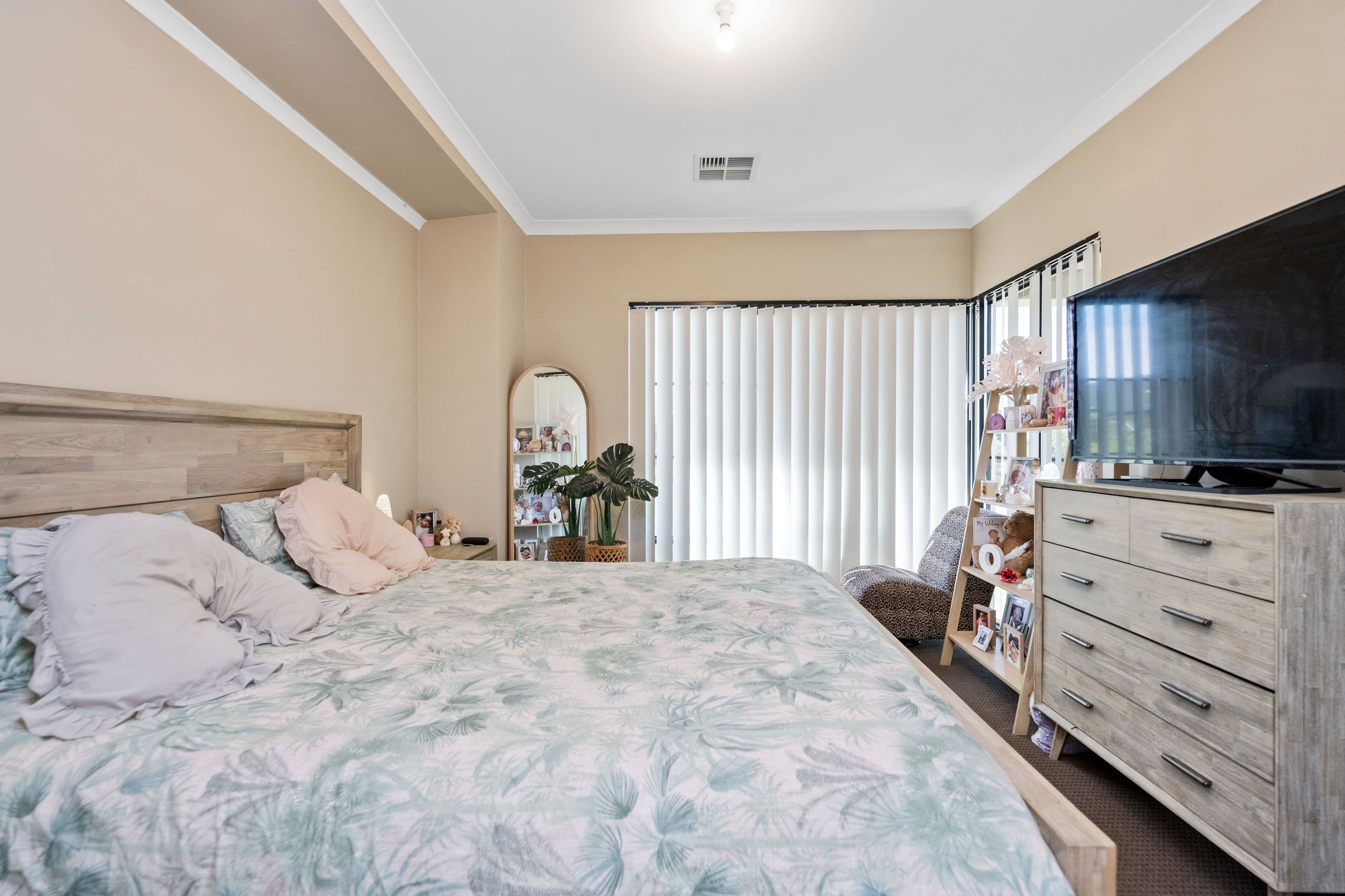 19 Salome Crescent, Lakelands WA 6180, Lakelands - Thumbnail 5