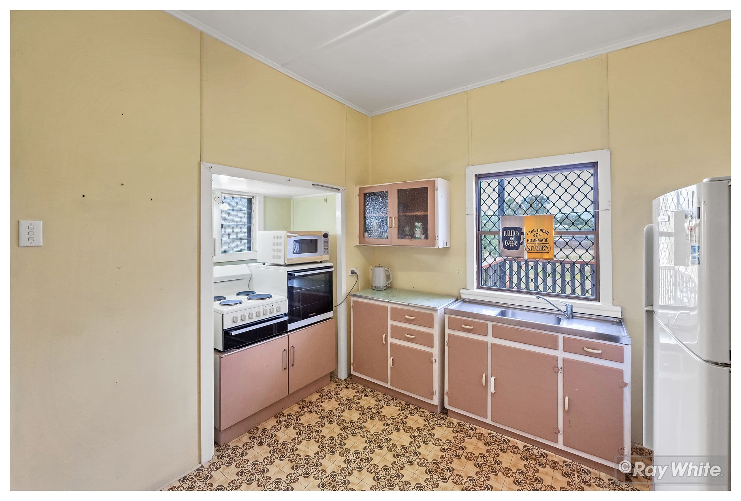 84 Dean Street, Berserker QLD 4701, Berserker - Thumbnail 2