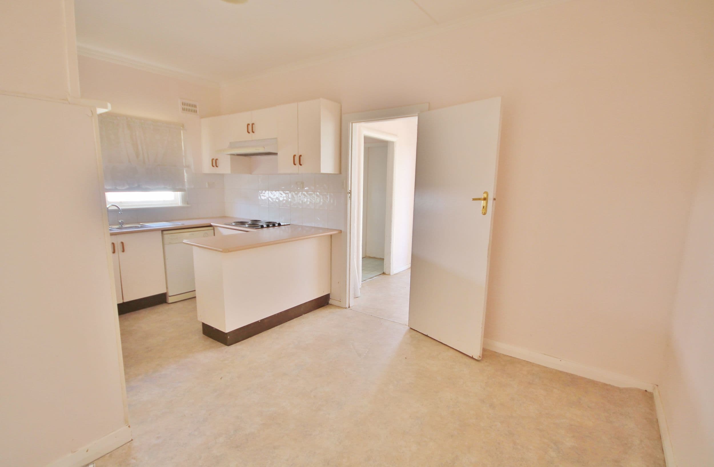 22 William Street, Young - Thumbnail 4