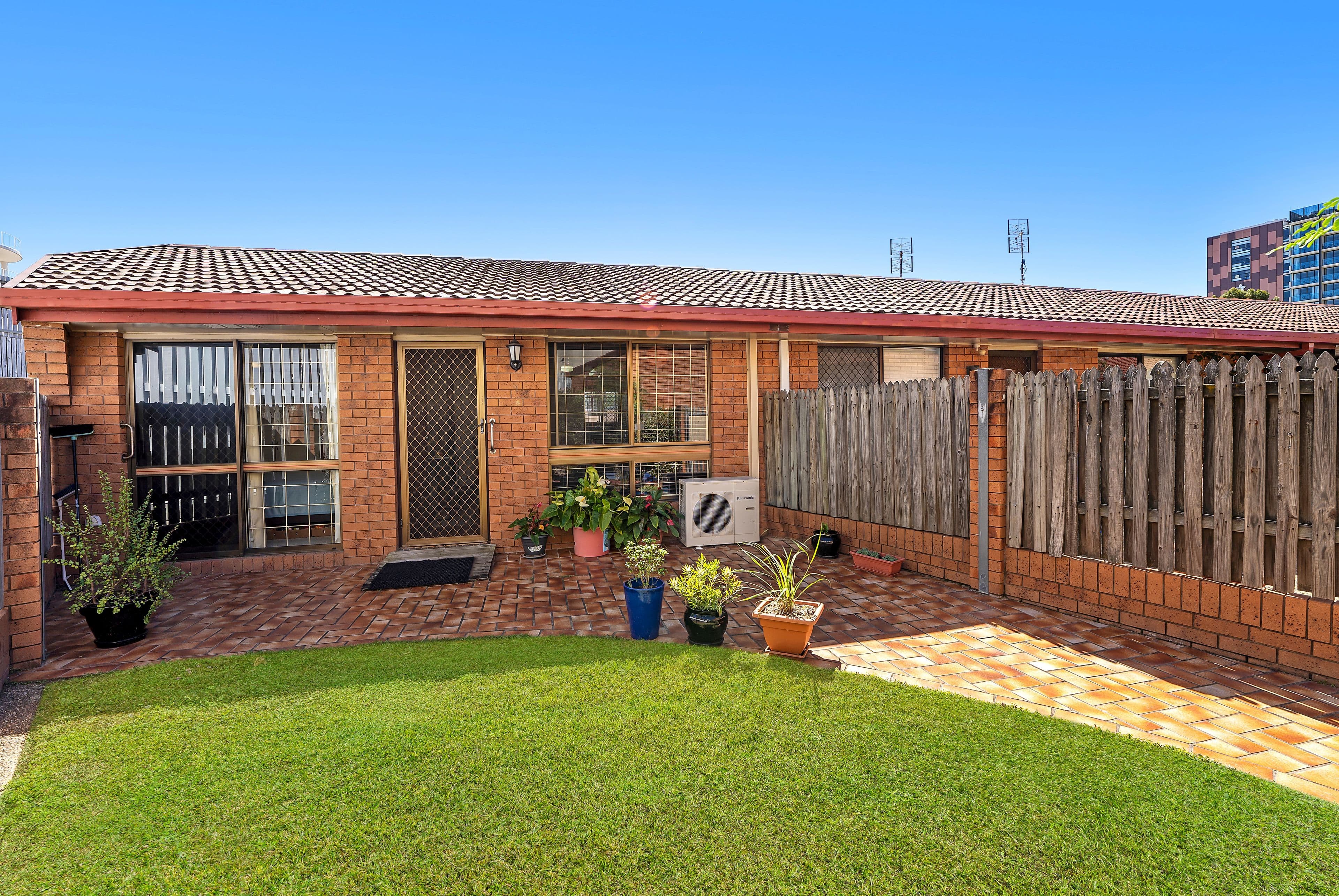 83 Sutton Street, Redcliffe QLD 4020, Redcliffe - Thumbnail 2