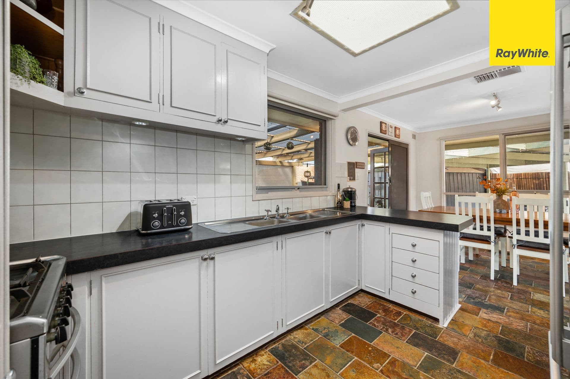 4 Charmaine Place, Melton West VIC 3337, Melton West - Thumbnail 5
