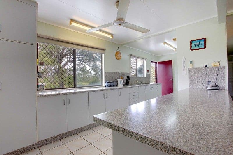 71 Haynes Road, JENSEN QLD 4818, Jensen - Thumbnail 7