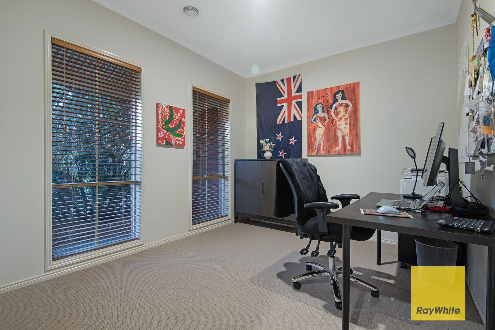 16 Banjo Paterson Circle, Point Cook VIC 3030, Point Cook - Thumbnail 3